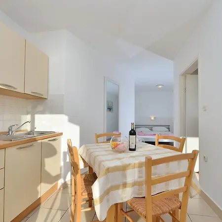 Apartment Jurac Povljana